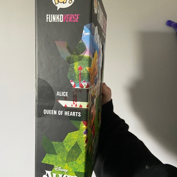 **LIMITED EDITION** Glitter Alice in Wonderland FunkoVerse Board Game - Picture 3 of 4